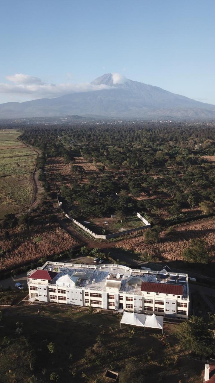 A1 Hotel And Resort Arusha Exteriör bild